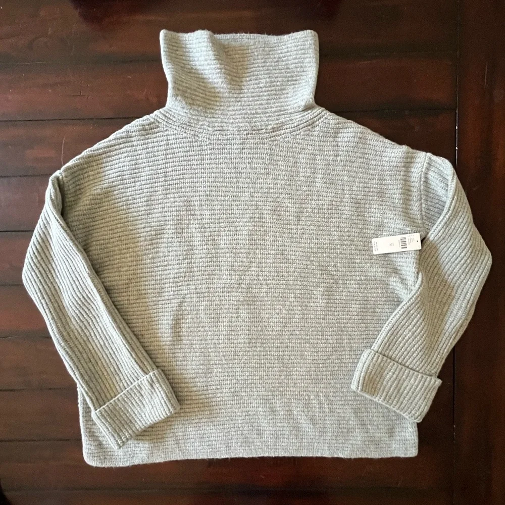 NWT Anthropologie Soft Cowl Neck Sweater. Size Medium. Gray color. - Picture 7 of 8